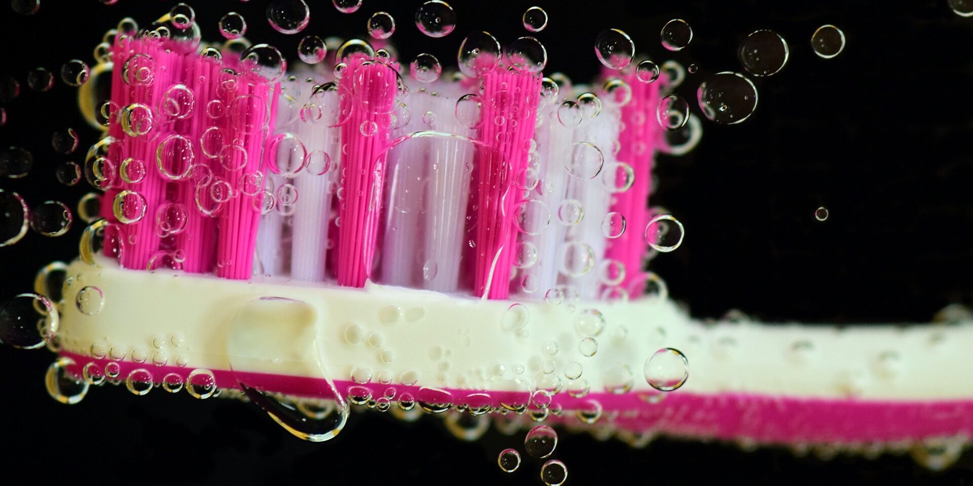 Probeer antwoorden te vinden op je vragen op een vast moment per dag, bijvoorbeeld tijdens het tandenpoetsen.