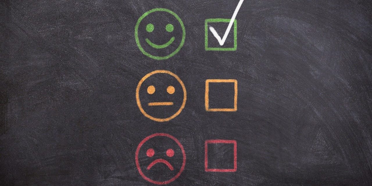 Iedereen heeft last van de negativity bias: negatieve dingen blijven langer hangen in je hoofd.